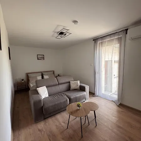Tisza-to Porta Appartement